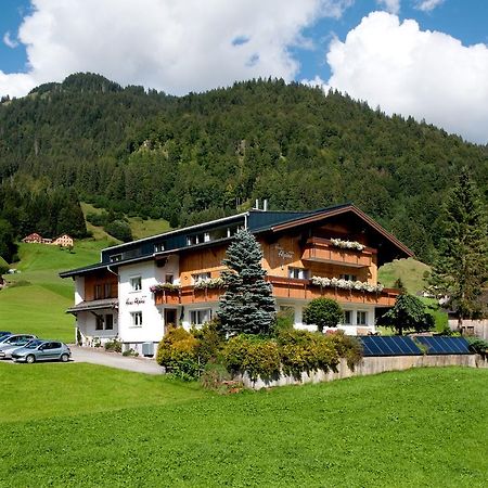מלון Au (Vorarlberg) Haus Alpina מראה חיצוני תמונה